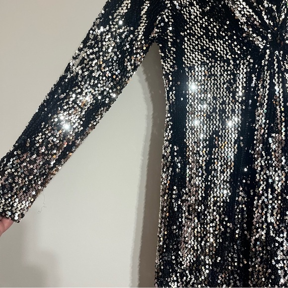 Women’s Primary All Over Sequins Black & Silver Long Sleeve Dress Size Large - Picture 4 of 8